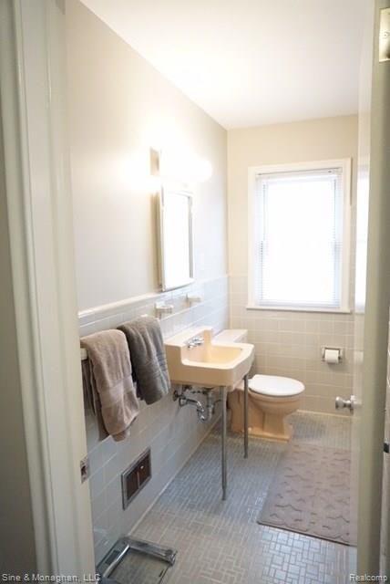 962 Barrington Road Grosse Pointe, MI 48230 - Photo 16 of 28 ORG_DSC04532.JPG