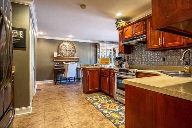 3013 Riverside Springs Drive London, KY 40744 - Photo 10 of 33 DSC05239-HDR