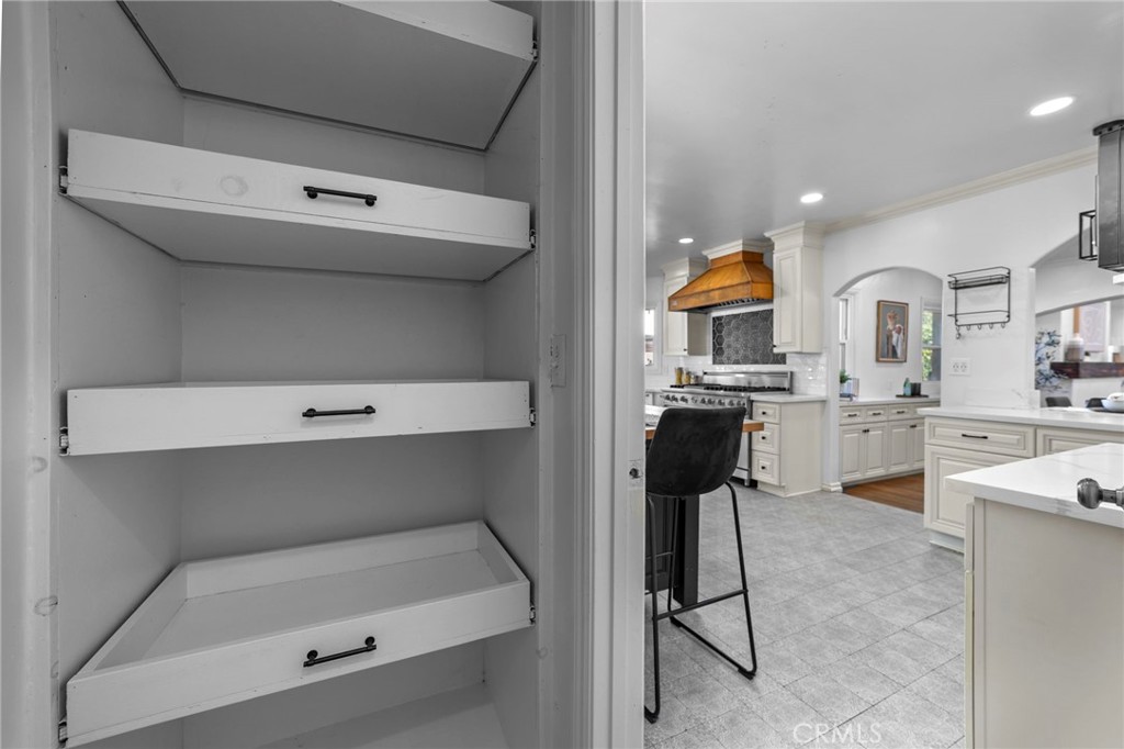 1697 Allen Avenue Pasadena, CA 91104 - Photo 31 of 58 Pantry
