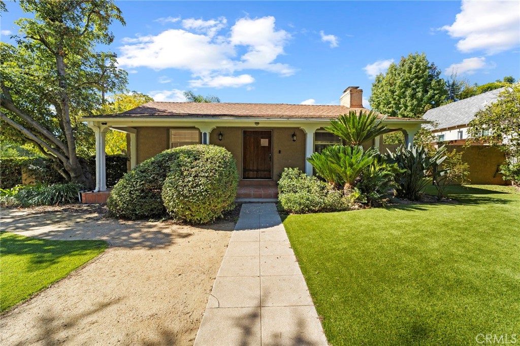 1697 Allen Avenue Pasadena, CA 91104 - Photo 4 of 58