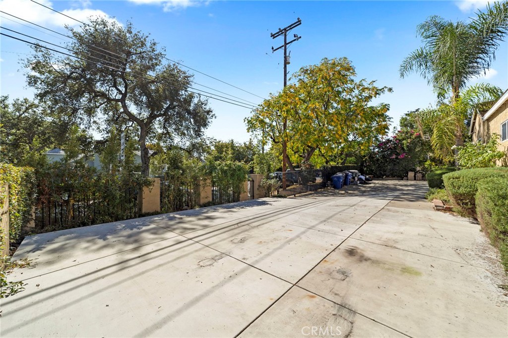 1697 Allen Avenue Pasadena, CA 91104 - Photo 49 of 58 a pathway of a yard