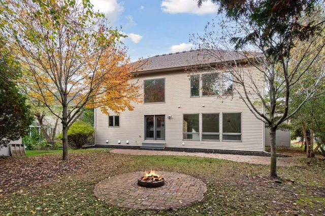 $619,900 | 639 Carver Bluffs Parkway, Carver, MN 55315