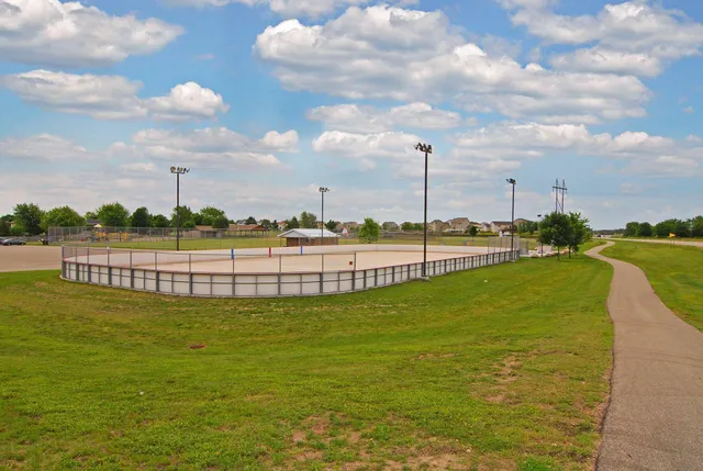 $619,900 | 639 Carver Bluffs Parkway, Carver, MN 55315