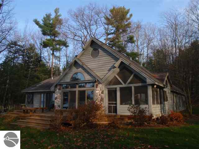 8499 Skegemog Point Road Williamsburg, MI 49690 - Photo 7 of 14 1712770-6.JPG