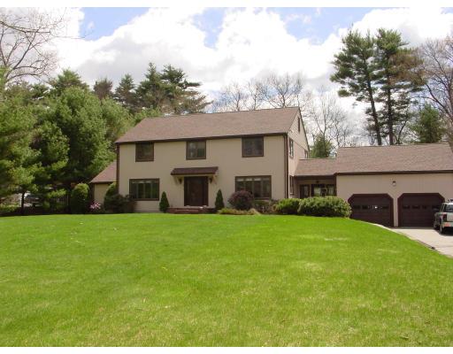4 Robin Road North Reading, MA 01864 - Photo 1 of 10 Gallery Image 1