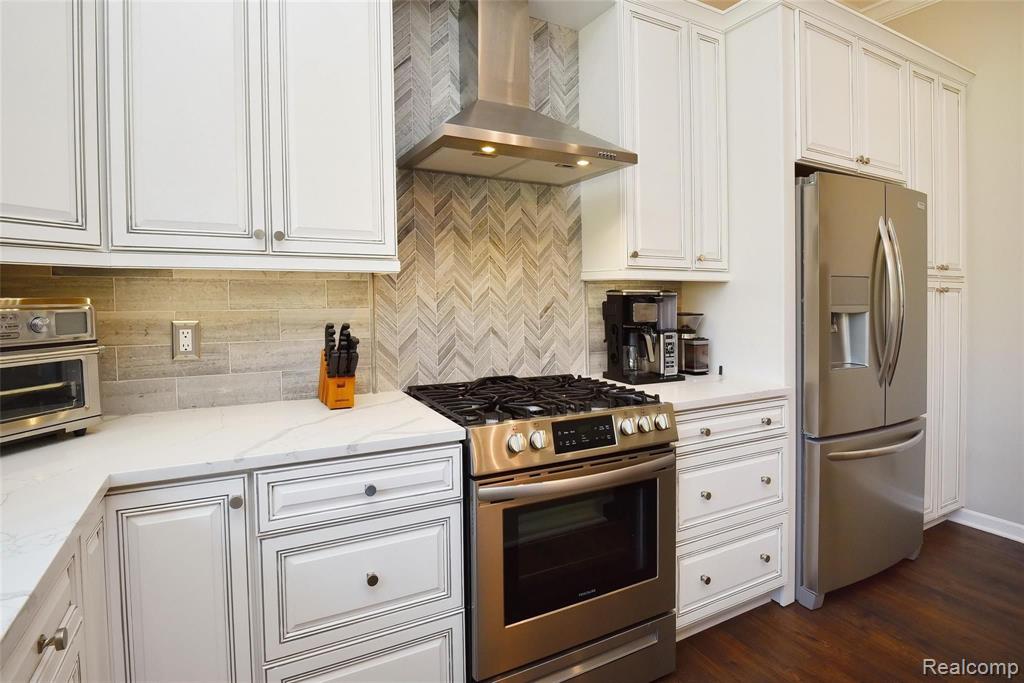 2259 Crystal Drive, Unit 32 Rochester Hills, MI 48309 - Photo 12 of 37