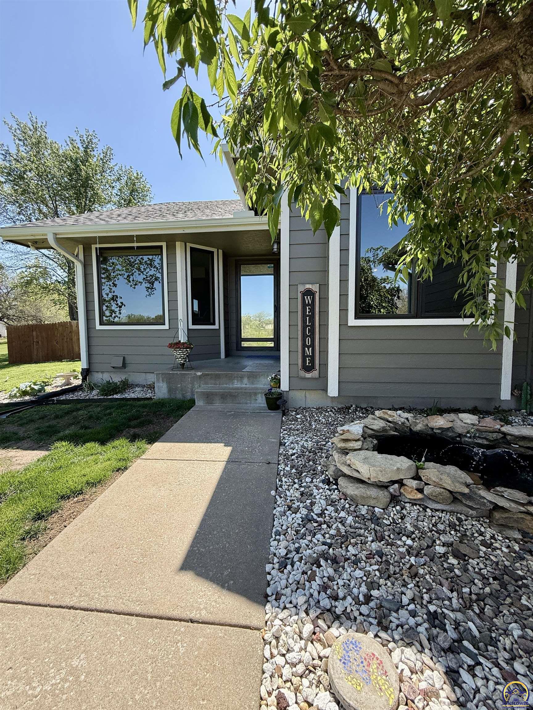 6506 Crescent Rim Drive Ozawkie, KS 66070 - Photo 3 of 72