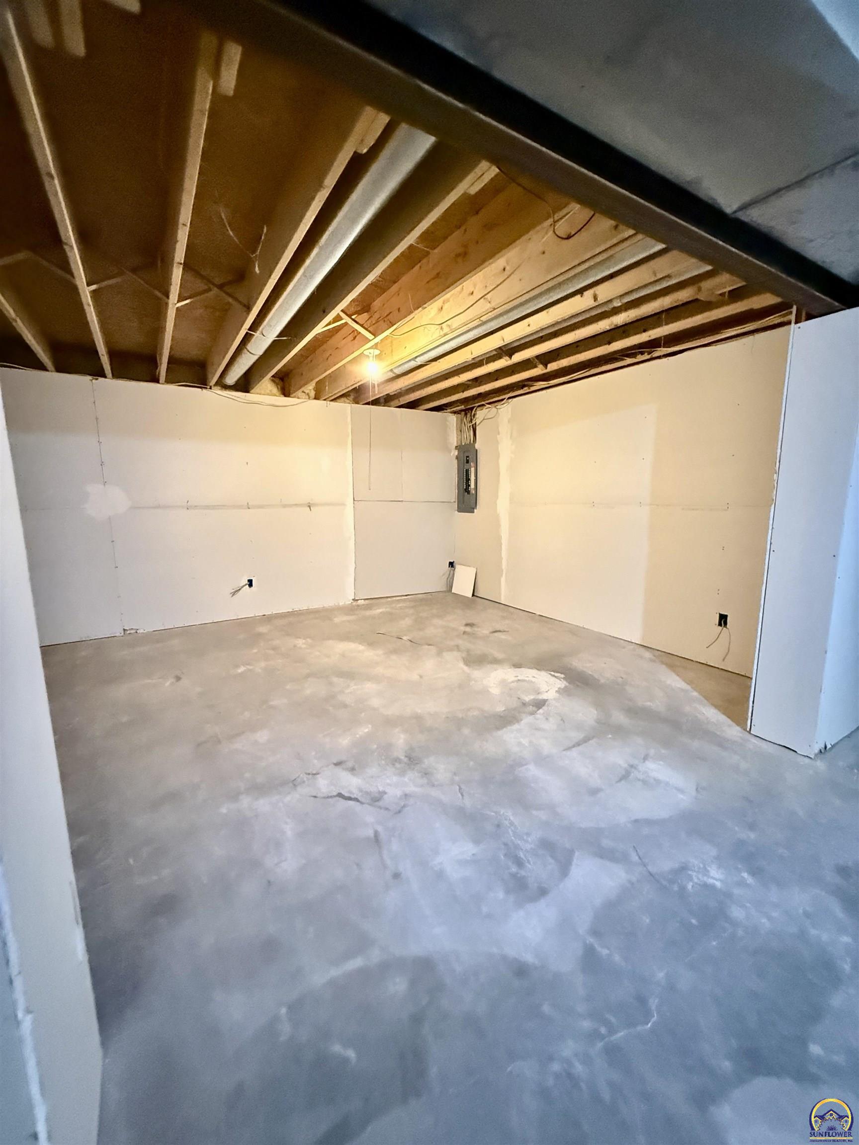 6506 Crescent Rim Drive Ozawkie, KS 66070 - Photo 38 of 72