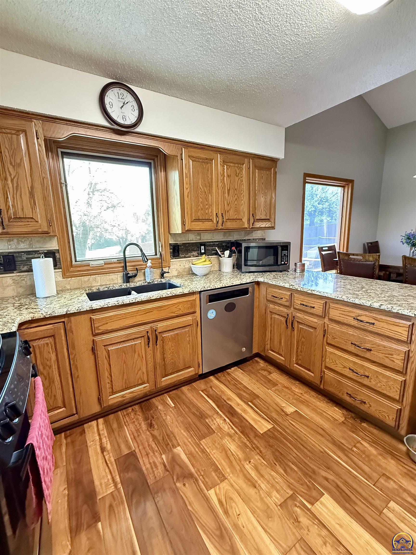 6506 Crescent Rim Drive Ozawkie, KS 66070 - Photo 6 of 72