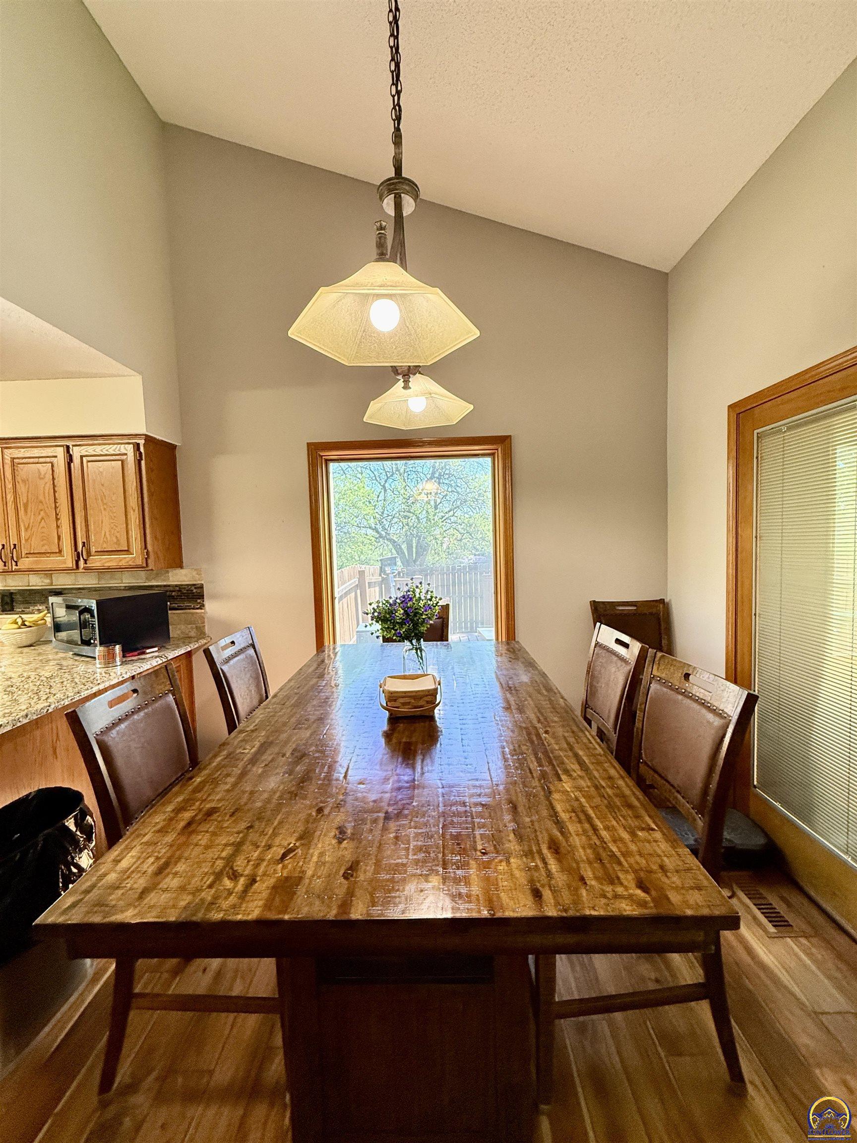 6506 Crescent Rim Drive Ozawkie, KS 66070 - Photo 9 of 72