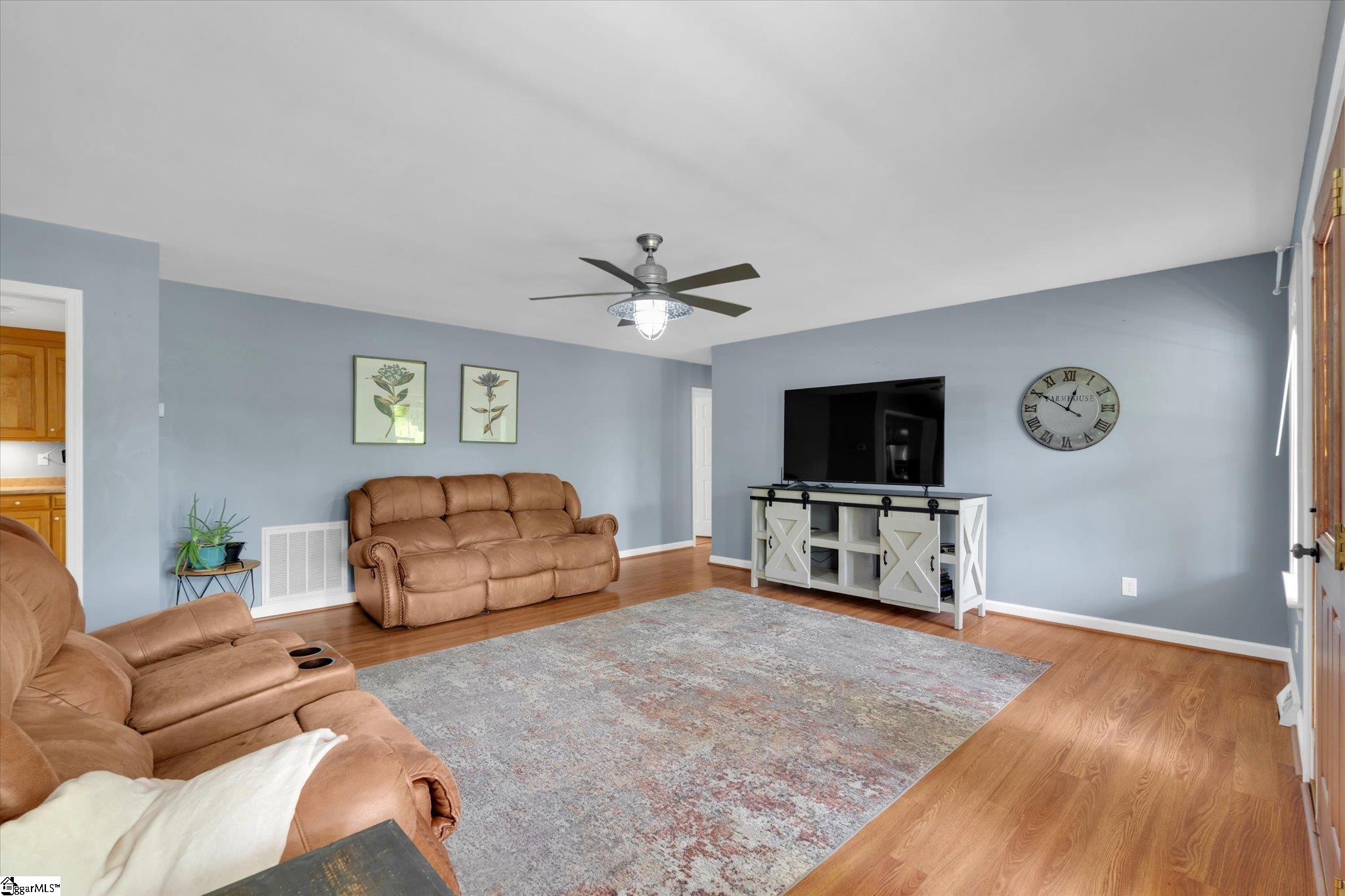 466 Mile Creek Road Pickens, SC 29671 - Photo 4 of 26