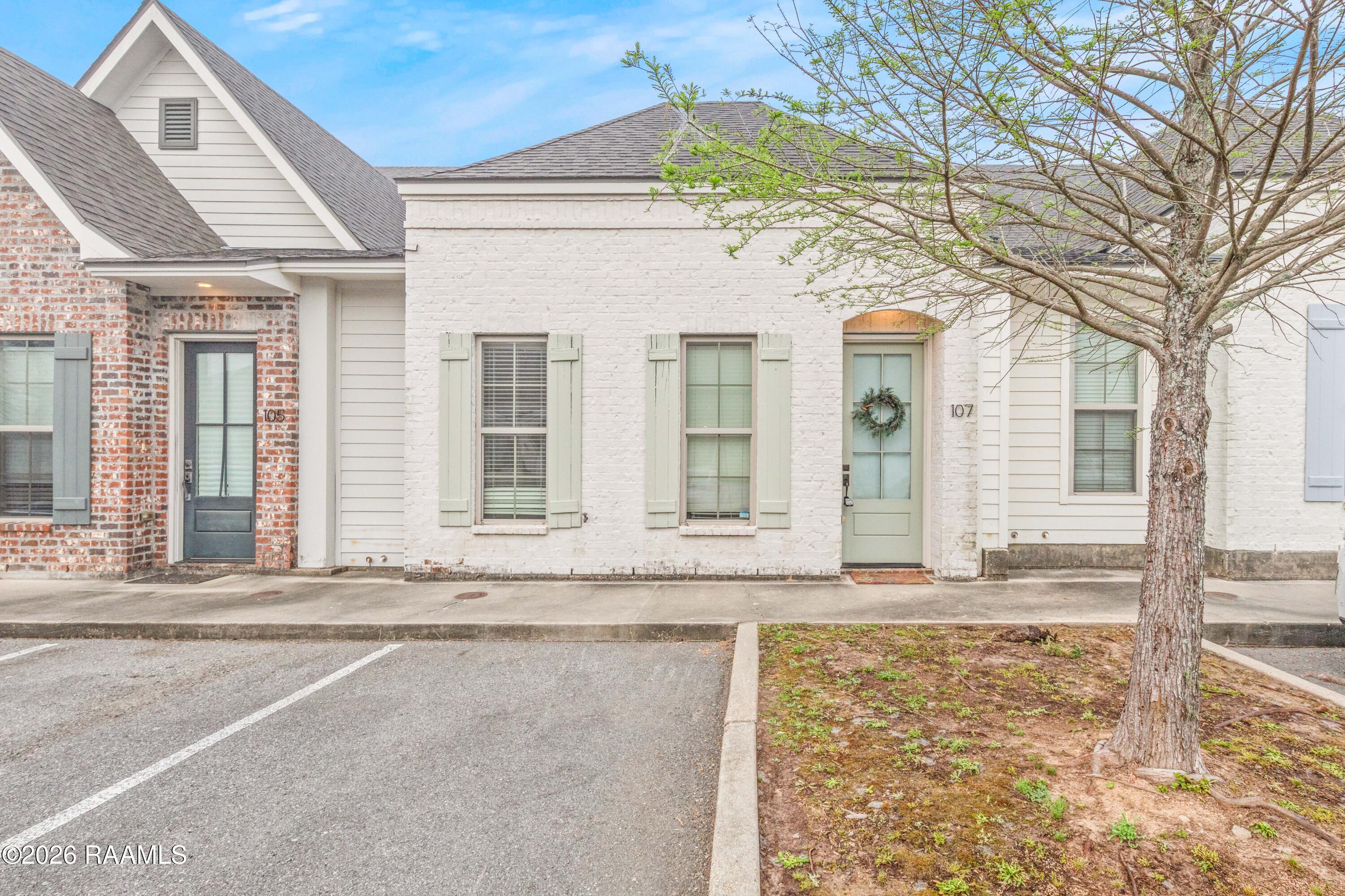 107 Rue Argenteuil Lafayette, LA 70506 - Photo 2 of 36 107RueArgenteuil-4