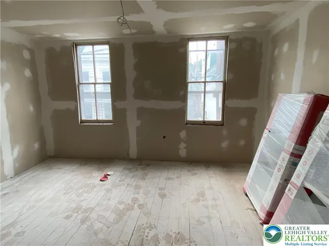 $70,000 | 125 Carbon Street, Minersville, PA 17954