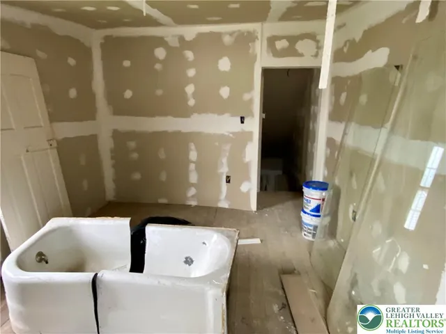 $70,000 | 125 Carbon Street, Minersville, PA 17954