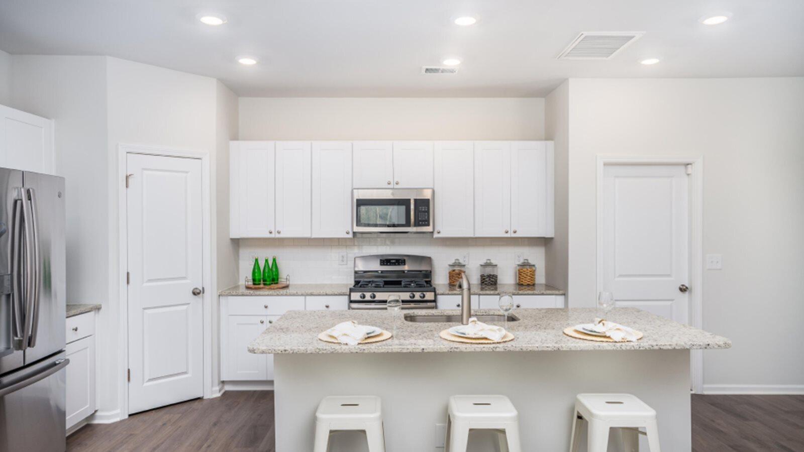 606 Quiet Valley Road Summerville, SC 29486 - Photo 3 of 19 Kitchen 2