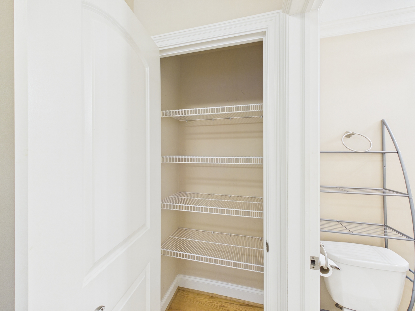2210 South Goebbert Road, Unit 226 Arlington Heights, IL 60005 - Photo 21 of 49 Gallery Image 21