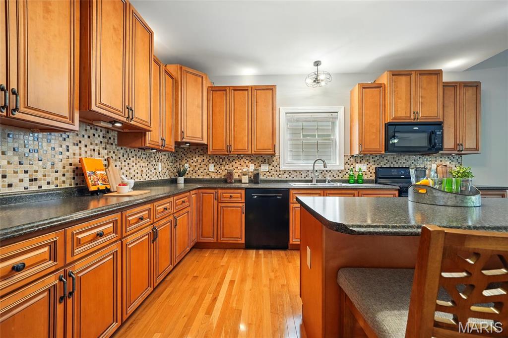 5703 Parc Ridge Way St. Louis, MO 63139 - Photo 12 of 34