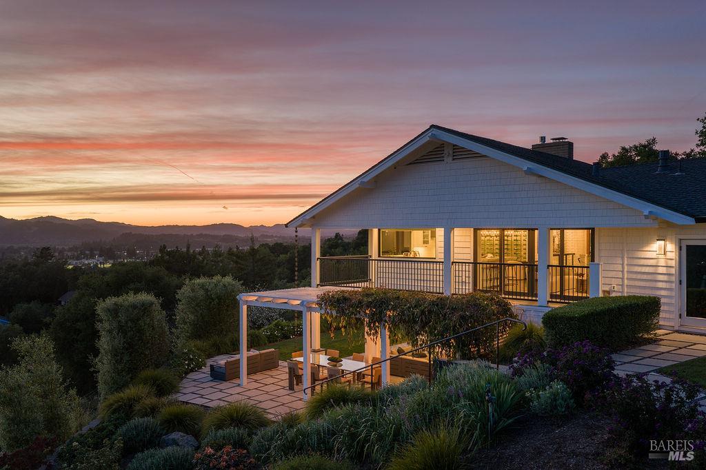 775 Benjamin Way Healdsburg, CA 95448 - Photo 2 of 96