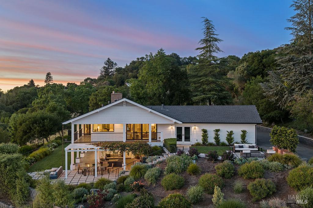 775 Benjamin Way Healdsburg, CA 95448 - Photo 3 of 96 a front view of a house with a yard
