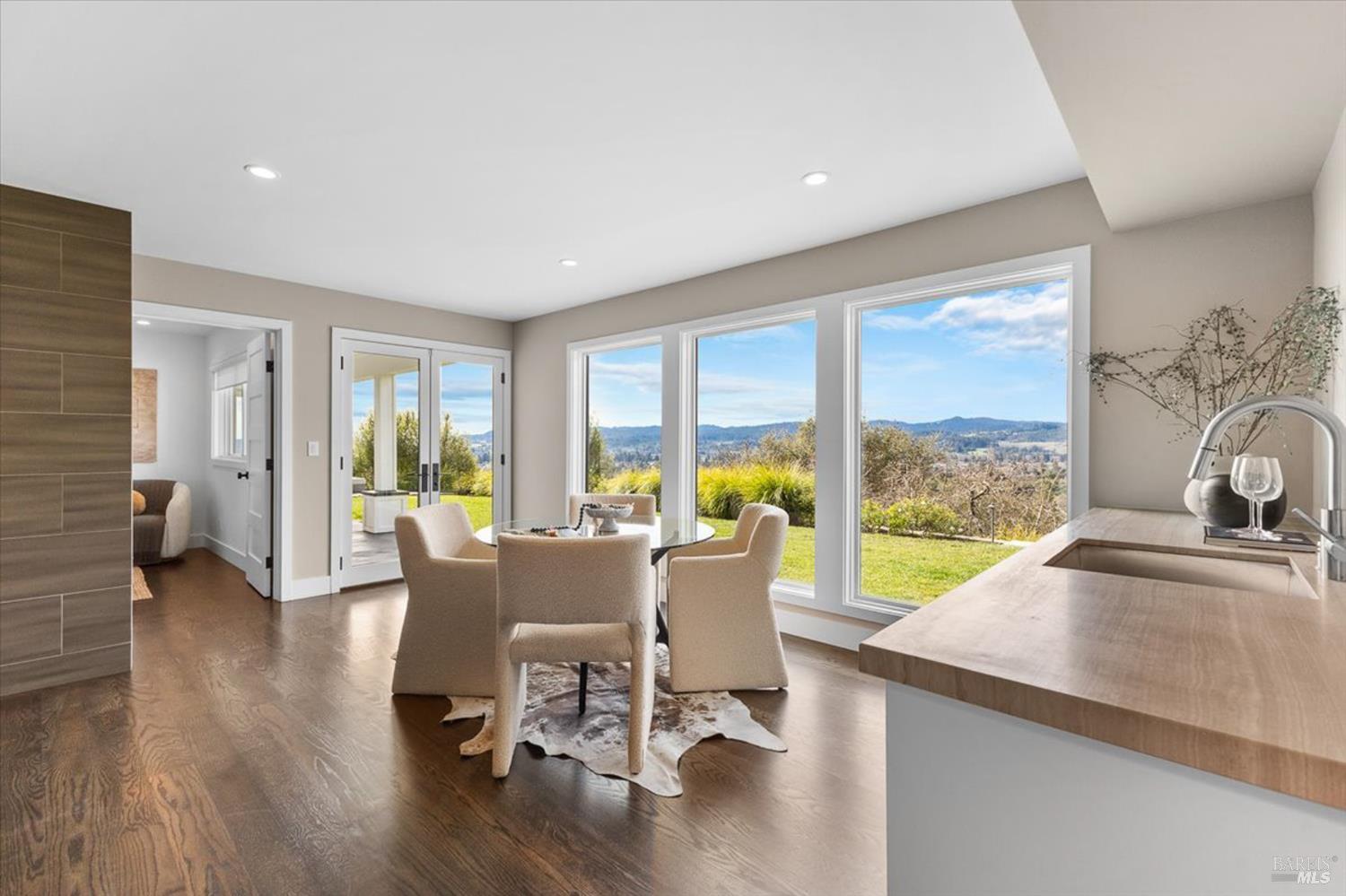 775 Benjamin Way Healdsburg, CA 95448 - Photo 43 of 96 a living room with furniture and a large window
