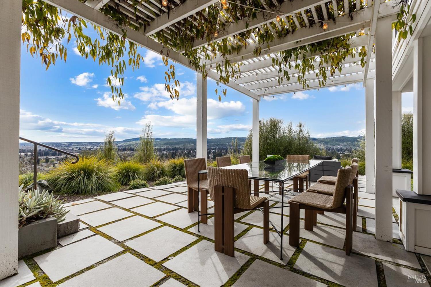 775 Benjamin Way Healdsburg, CA 95448 - Photo 67 of 96 a view of a chairs and table in a patio