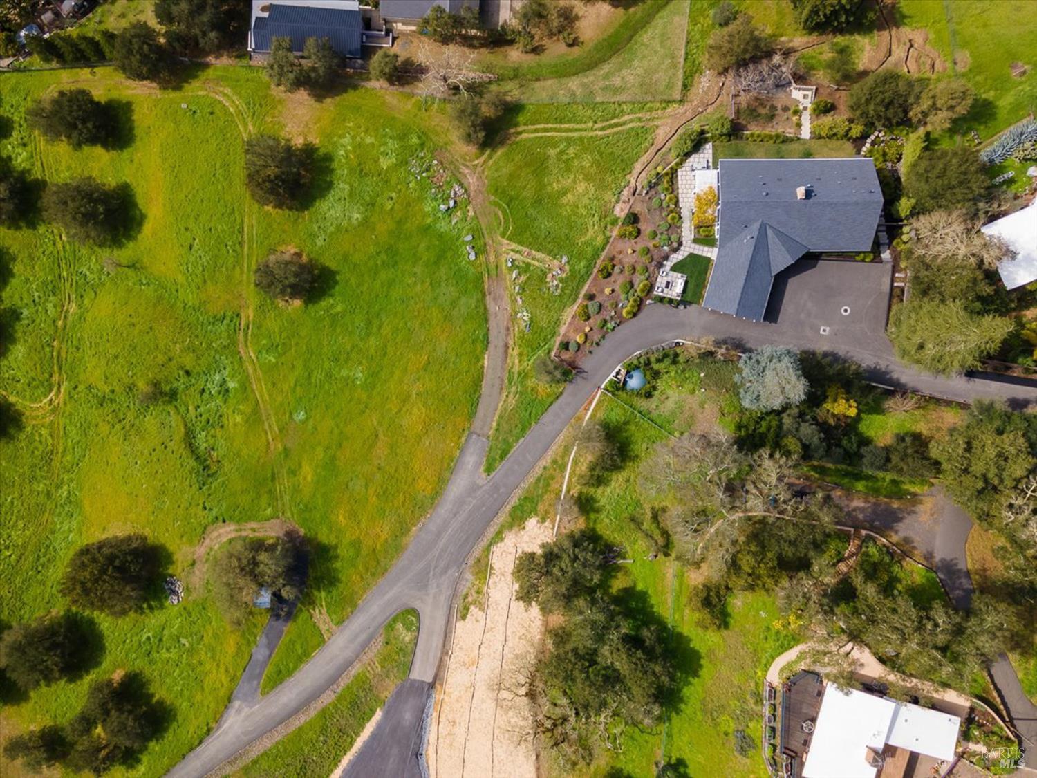 775 Benjamin Way Healdsburg, CA 95448 - Photo 90 of 96 an aerial view of residential houses with yard
