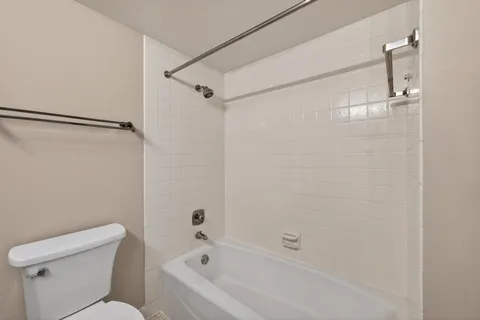 $399,900 | 1020 North Harlem Avenue, Unit 1E, River Forest, IL 60305