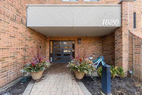 $399,900 | 1020 North Harlem Avenue, Unit 1E, River Forest, IL 60305