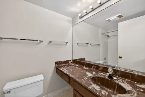 $399,900 | 1020 North Harlem Avenue, Unit 1E, River Forest, IL 60305
