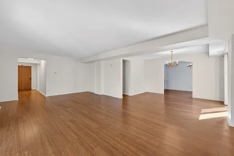 $399,900 | 1020 North Harlem Avenue, Unit 1E, River Forest, IL 60305
