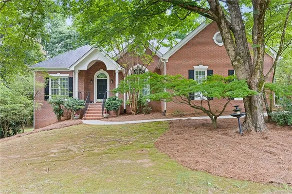 $600,000 | 815 Cedar Creek Drive, Suwanee, GA 30024
