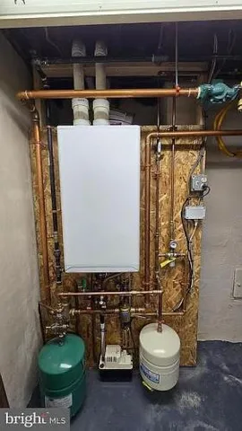 $370,000 | 121 East Summit Street, Mohnton, PA 19540