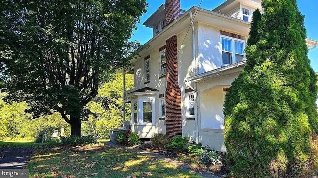 $370,000 | 121 East Summit Street, Mohnton, PA 19540