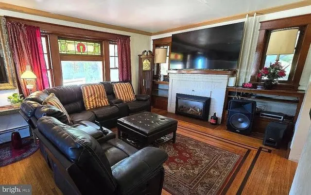 $370,000 | 121 East Summit Street, Mohnton, PA 19540