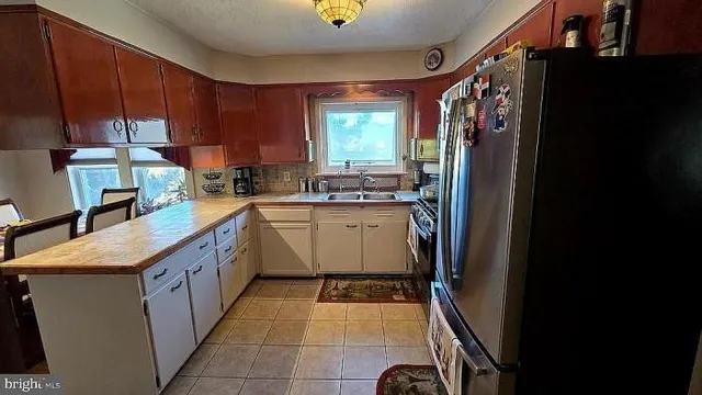 $370,000 | 121 East Summit Street, Mohnton, PA 19540