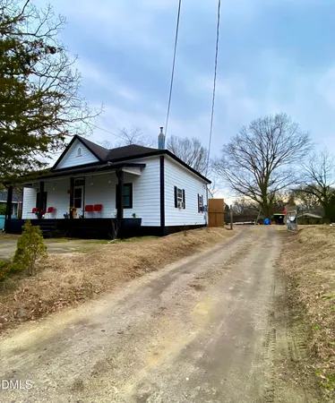 a front view of house with yard
