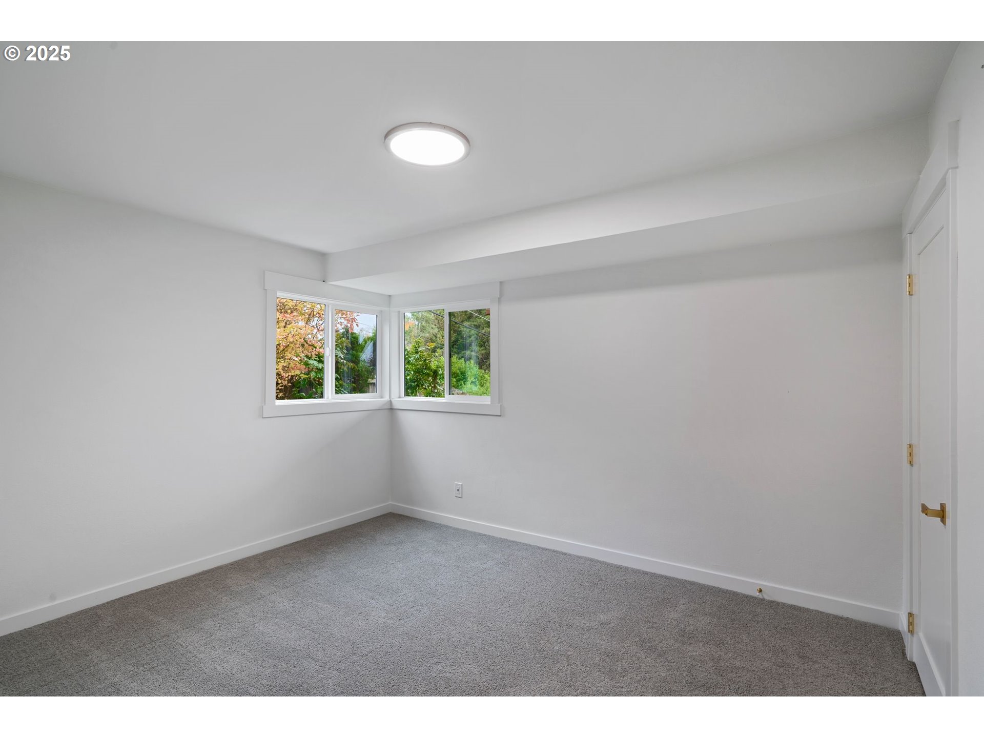 4175 Southwest Council Crest Drive Portland, OR 97239 - Photo 30 of 48