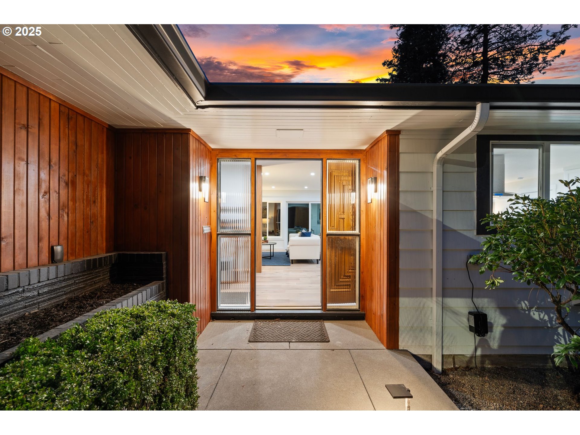 4175 Southwest Council Crest Drive Portland, OR 97239 - Photo 4 of 48