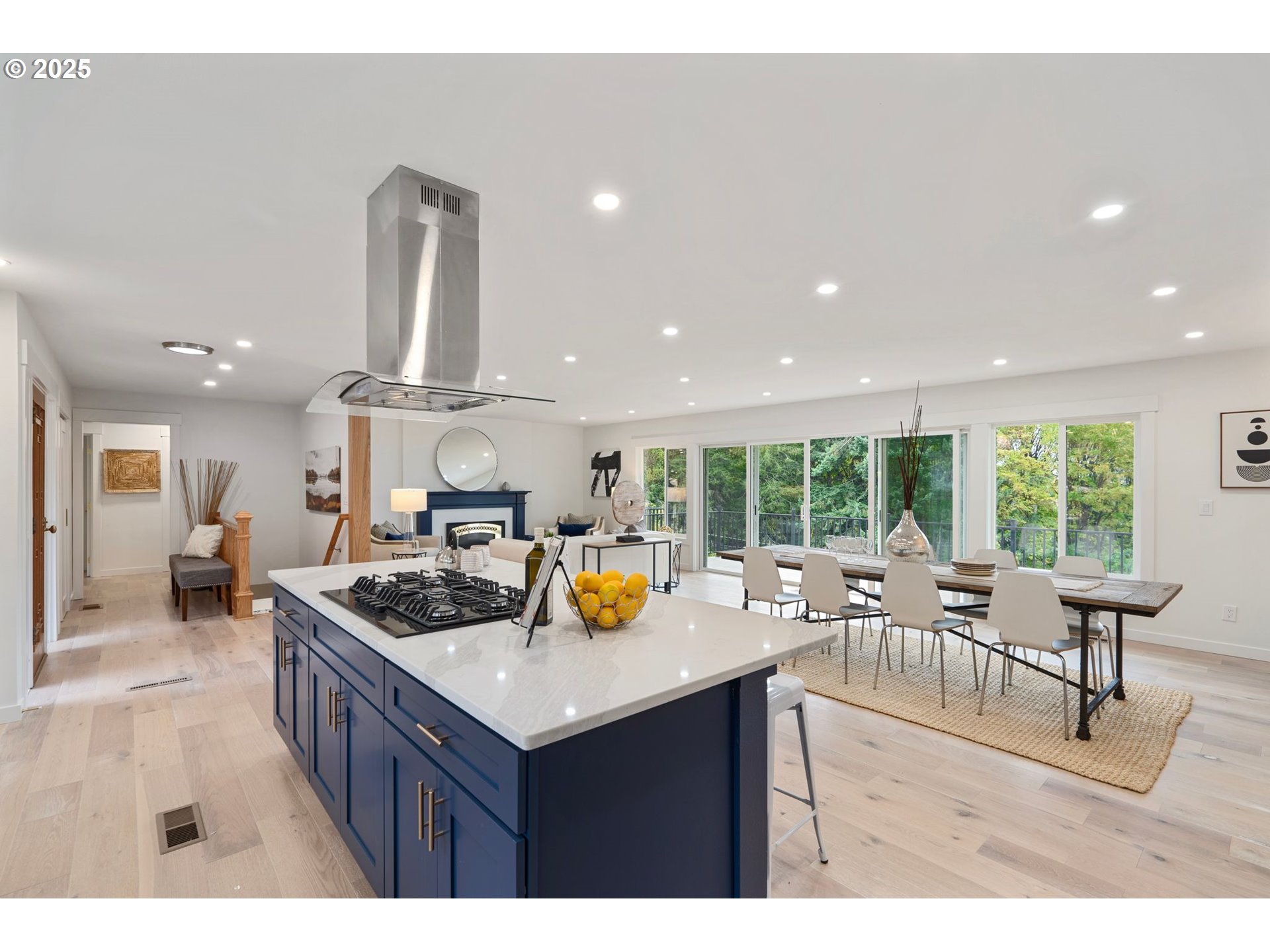 4175 Southwest Council Crest Drive Portland, OR 97239 - Photo 6 of 48