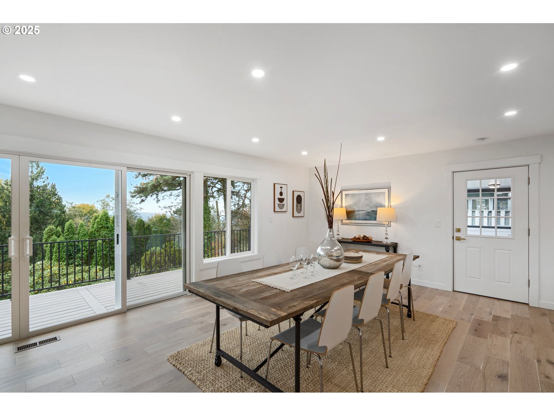 4175 Southwest Council Crest Drive Portland, OR 97239 - Photo 9 of 48