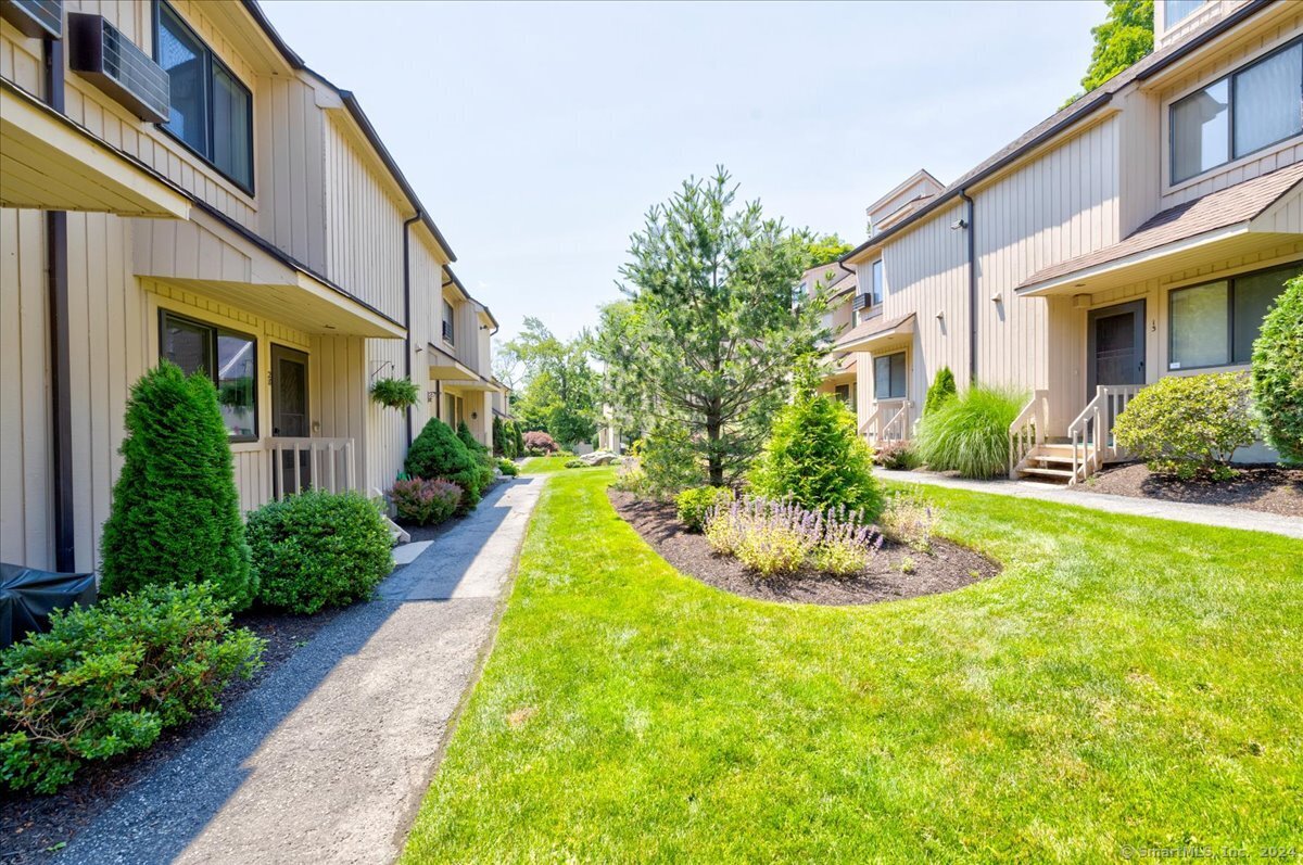 19 Woodway Road, Unit 28 Stamford, CT 06907 - Photo 1 of 1