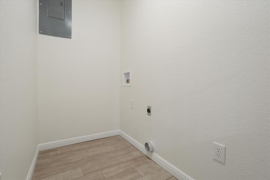 100 East Cunningham Street Bonham, TX 75418 - Photo 20 of 35 a view of a small space