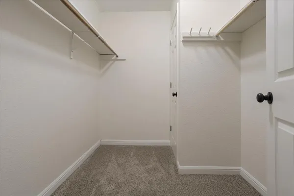 $1,725 | 100 East Cunningham Street, Bonham, TX 75418