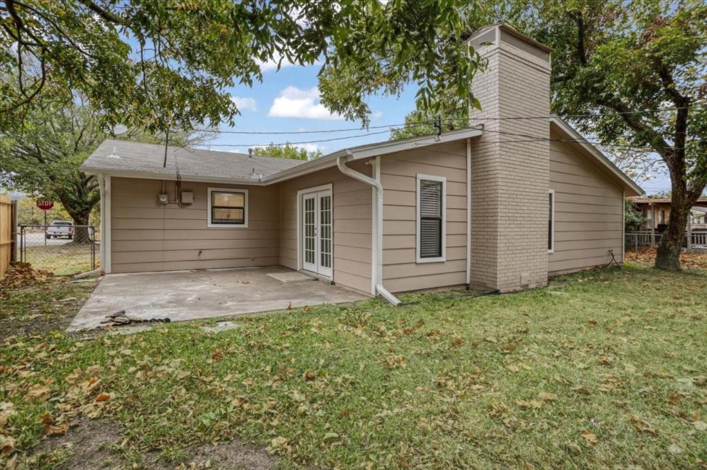 100 East Cunningham Street Bonham, TX 75418 - Photo 9 of 35 a view of a backyard