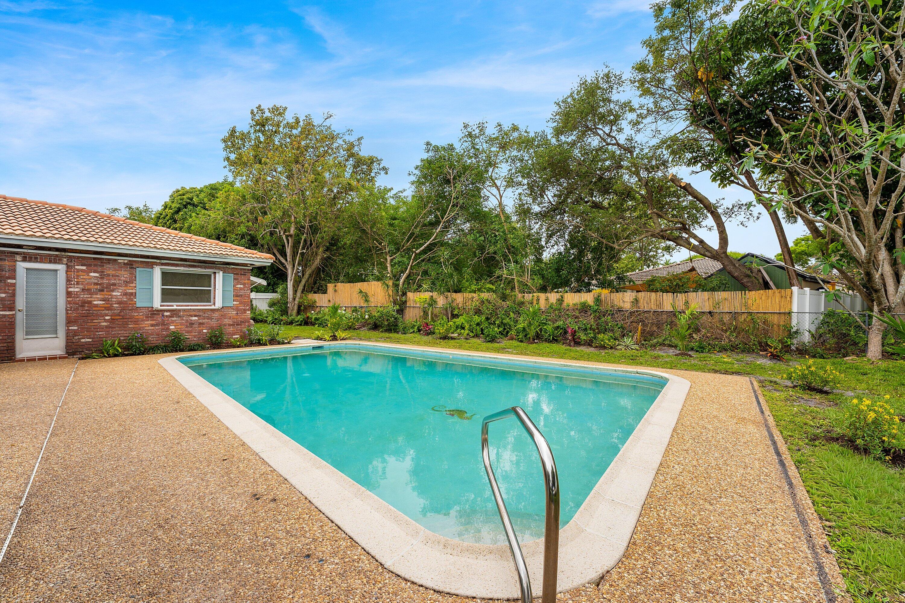 931 Northwest 9th Court Boca Raton, FL 33486 - Photo 30 of 33 046-931Northwest9thCourt-BocaRaton-FL-33