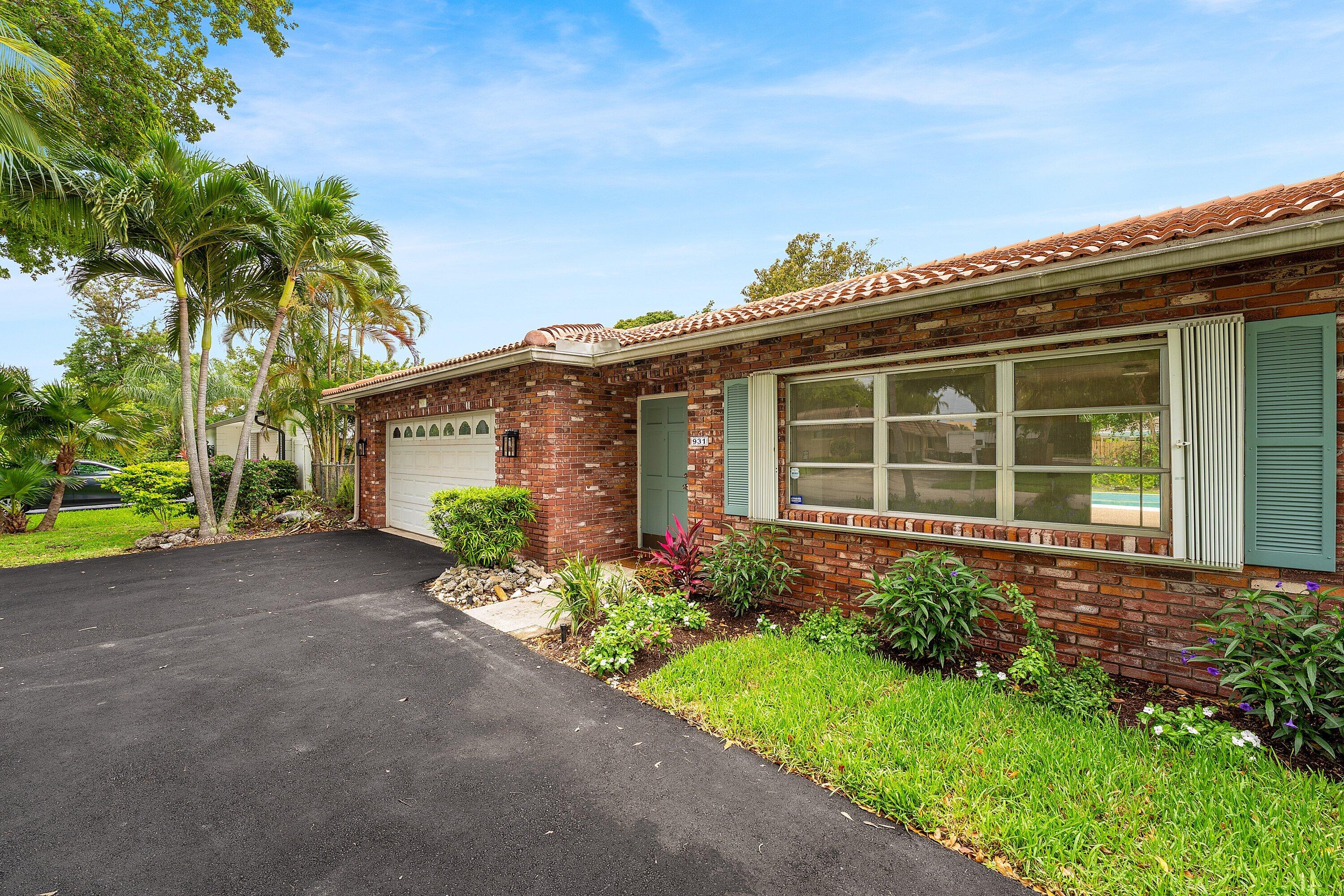 931 Northwest 9th Court Boca Raton, FL 33486 - Photo 4 of 33 Entry