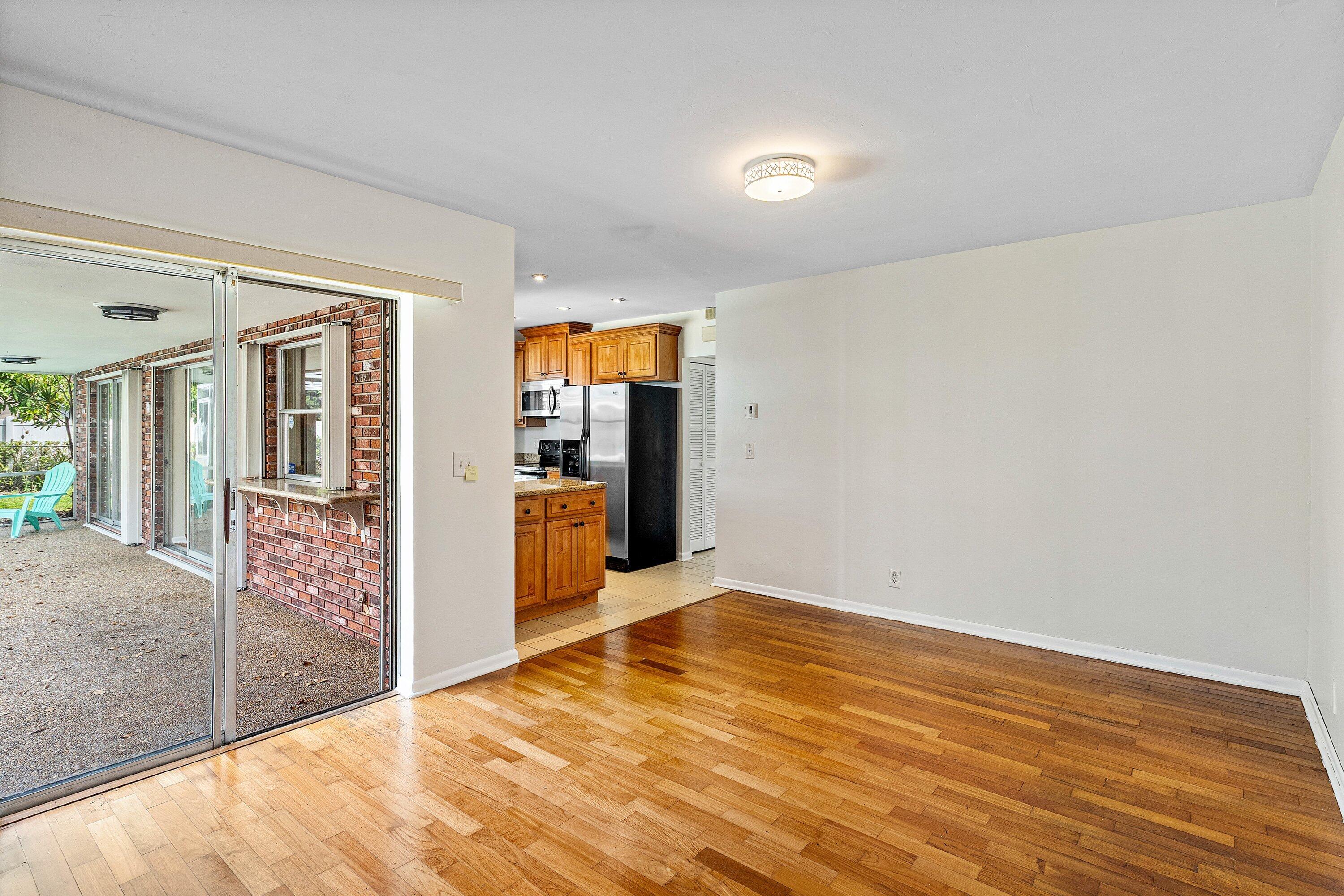 931 Northwest 9th Court Boca Raton, FL 33486 - Photo 7 of 30 Family room