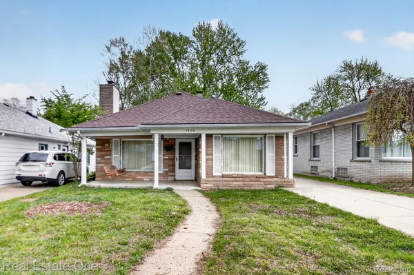 $189,900 | 7420 Drexel Street, Dearborn Heights, MI 48127