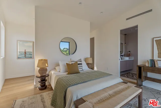 $1,995,000 | 4691 Glenalbyn Drive, Los Angeles, CA 90065