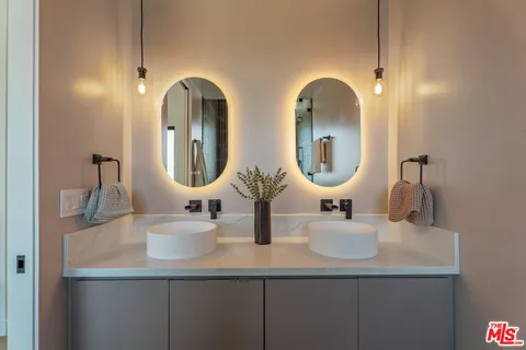 $1,995,000 | 4691 Glenalbyn Drive, Los Angeles, CA 90065